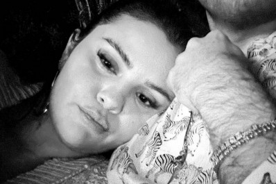 Selena Gomez assume namoro com produtor Benny Blanco