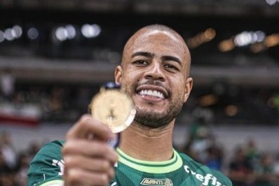 Lateral do Palmeiras ganha Brasileirão pela quinta vez e se torna o maior campeão nos pontos corridos