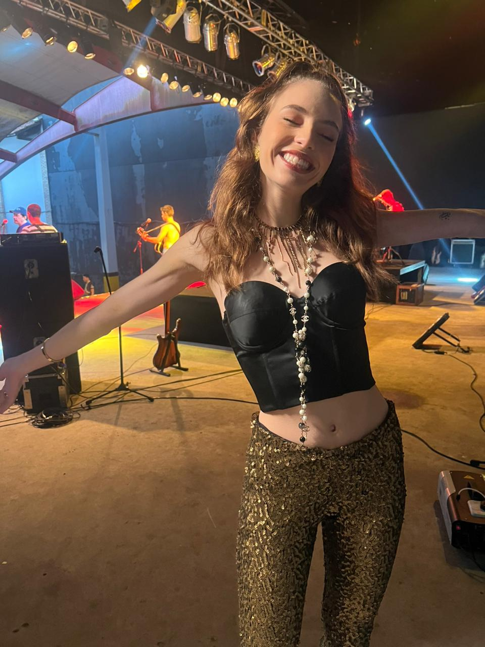 Fefe nos bastidores do filme sobre o Mamonas Assassinas - Divulgação