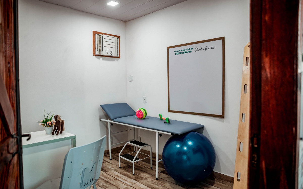 O Centro de Equoterapia Infantil de Guapimirim visa estimular as funções neurológicas de crianças com Síndrome de Down, paralisia cerebral, entre outras deficiências