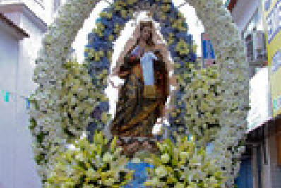 Católicos reverenciam a padroeira de Angra Nossa Senhora da Conceição