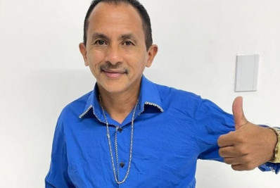 Manoel Gomes, do hit 'Azul Caneta', é o novo contratado do SBT