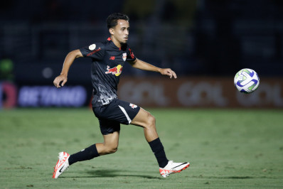 Matheus Gonçalves retorna ao Flamengo e Bragantino estuda compra do jovem