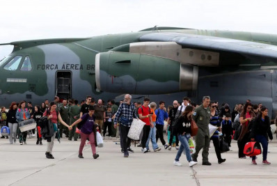 Voo para resgate de mais brasileiros em Gaza decola para o Egito