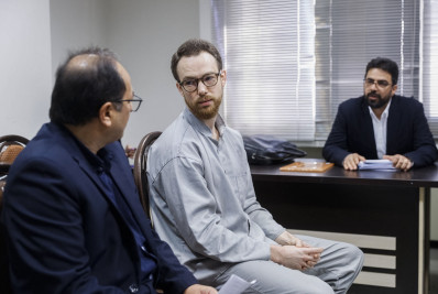 Diplomata sueco da UE é preso no Irã acusado de cooperar com Israel