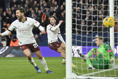 Manchester City vira sobre o Luton e busca recuperação na Premier League