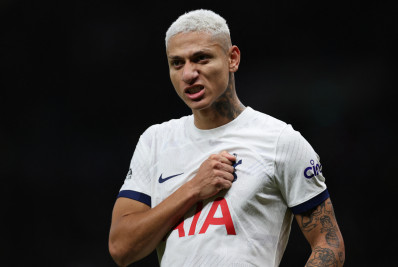 Ex-Fluminense, Richarlison admite torcer pelo Vasco: 'Acompanho bastante'