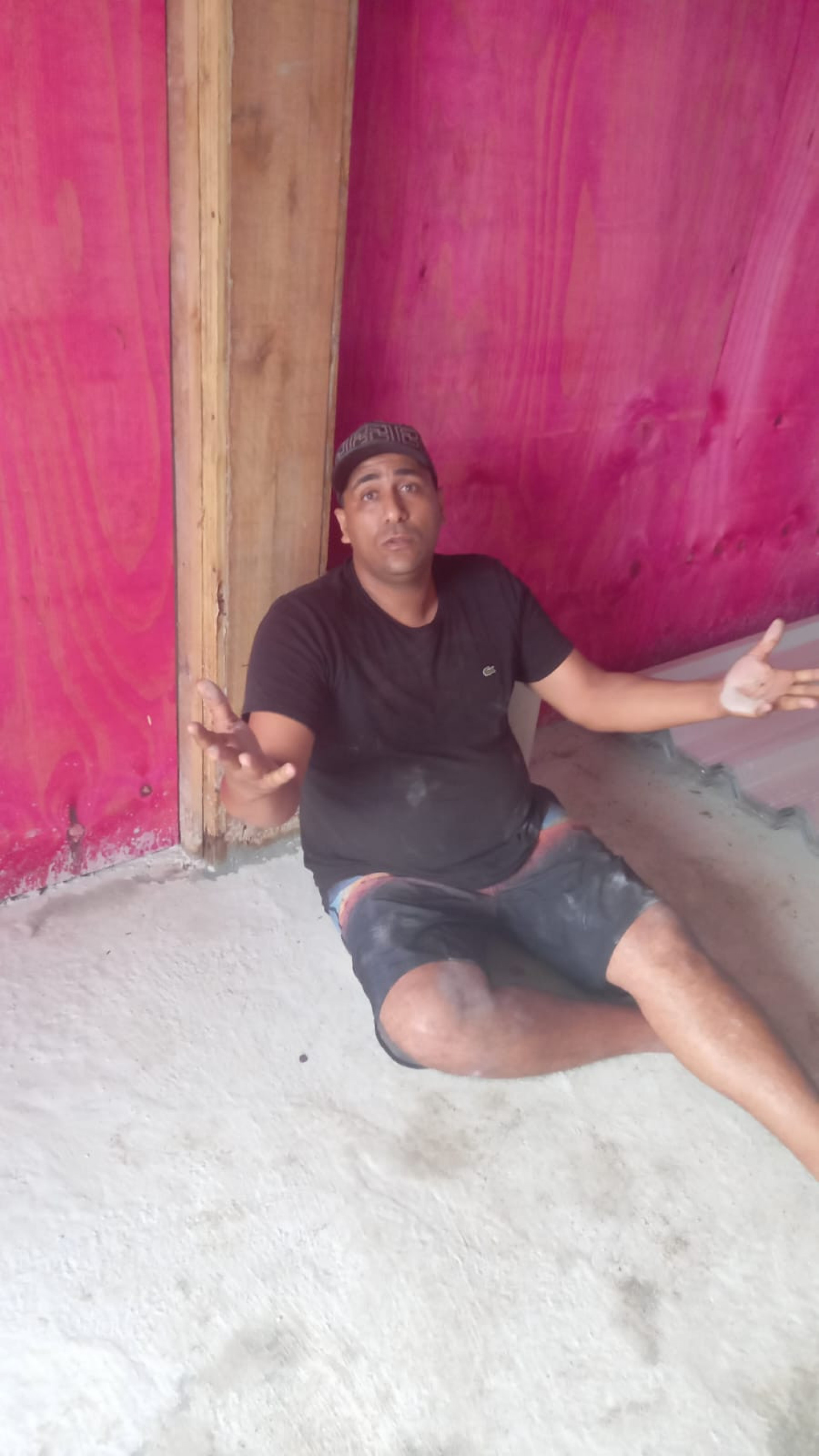 Homens s&atilde;o presos em flagrante por recepta&ccedil;&atilde;o qualificada de cabos  - Divulga&ccedil;&atilde;o