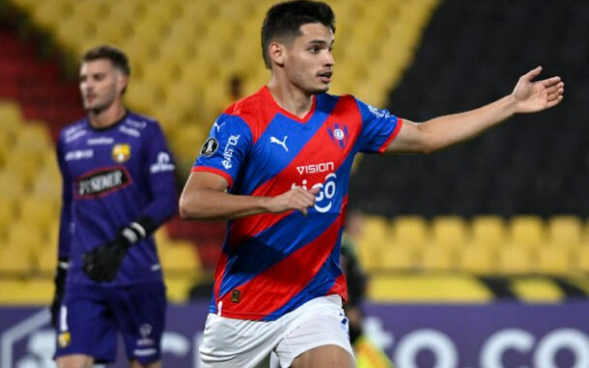 S&atilde;o Paulo far&aacute; proposta por Bobadilla, meia do Cerro portenho