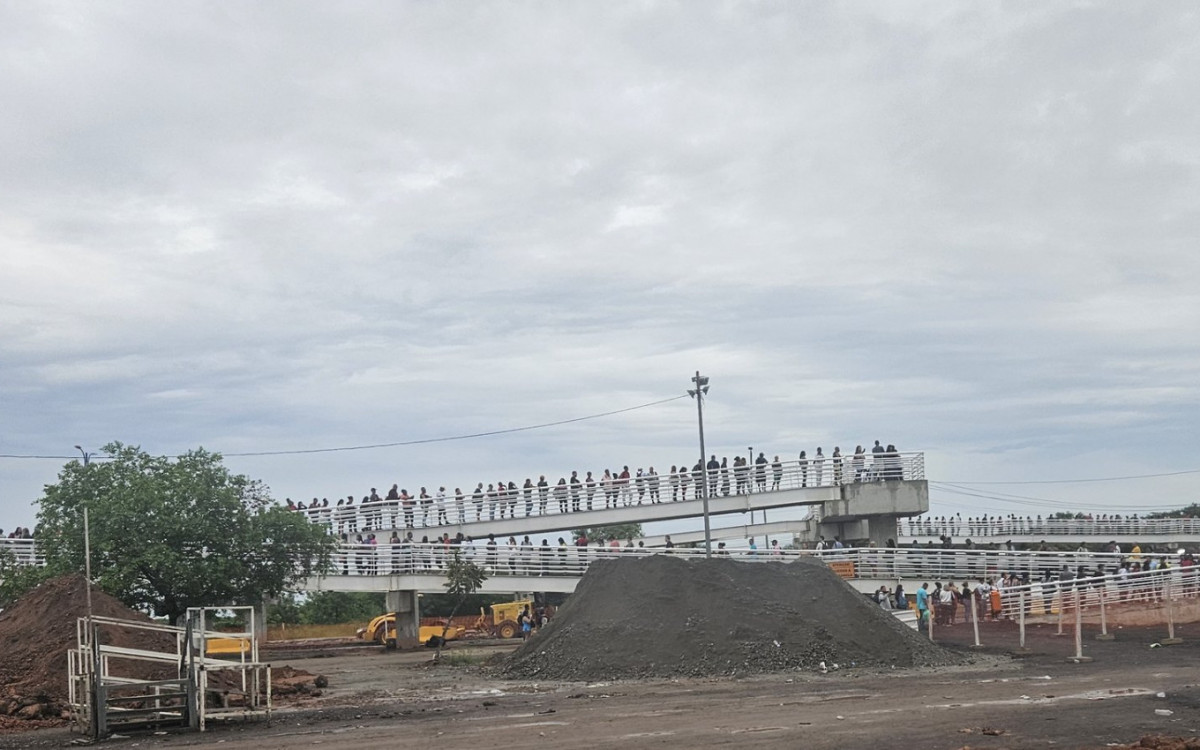 Filas enormes na estação Mato Alto, na Zona Oeste - Rede Social