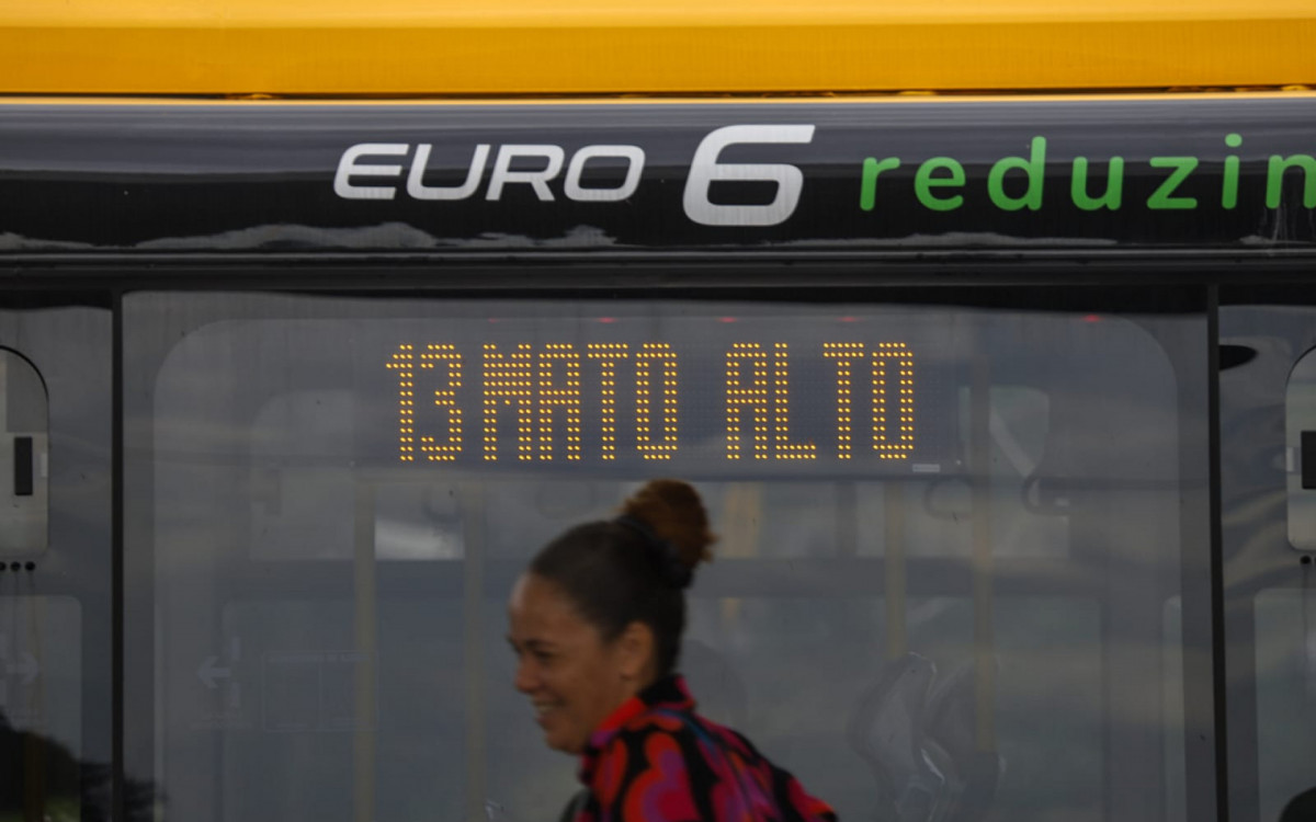 Movimentação na estação provisória do Mato Alto nesta segunda-feira (11) - Renan Areias/Agência O DIA