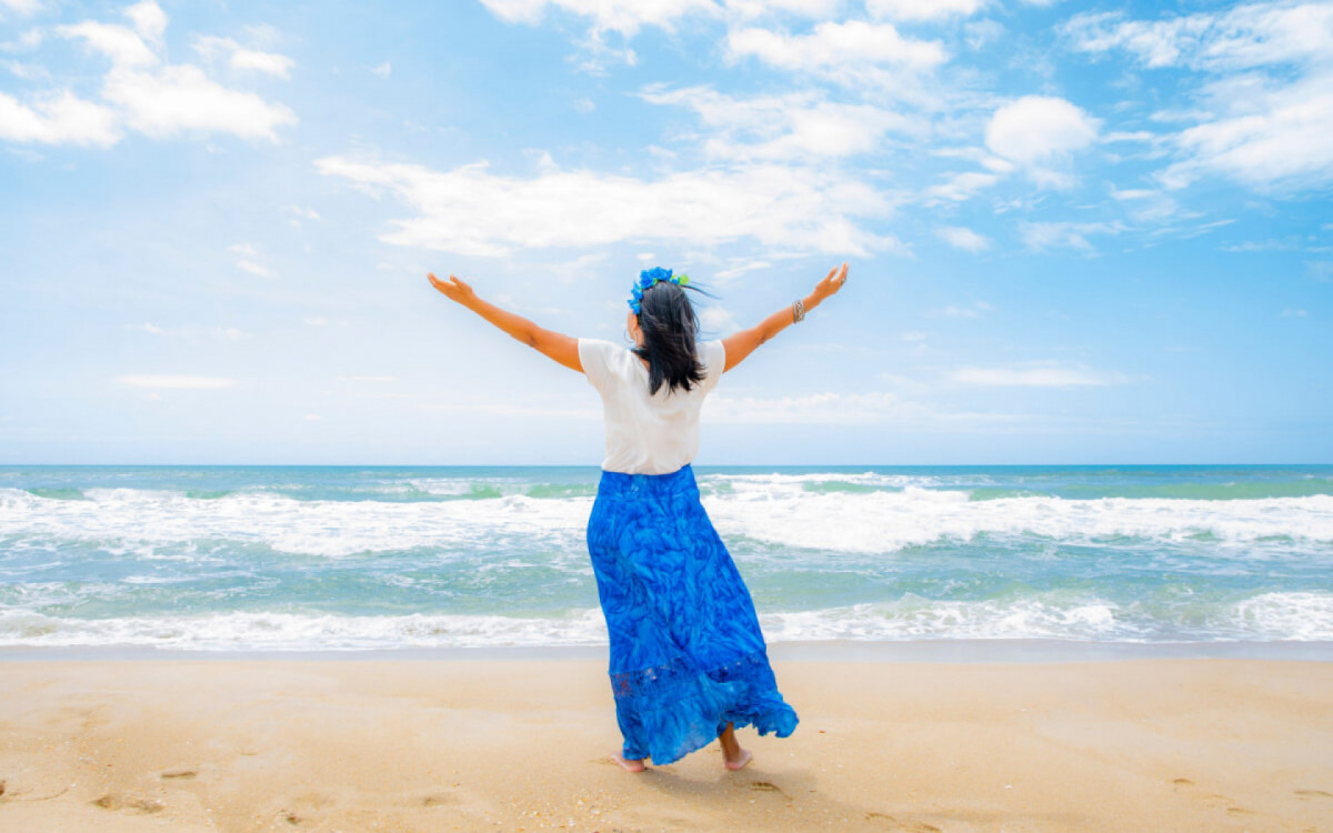 Simpatias podem ser feitas na praia para o Ano-Novo (Imagem: manolobastos | Shutterstock)