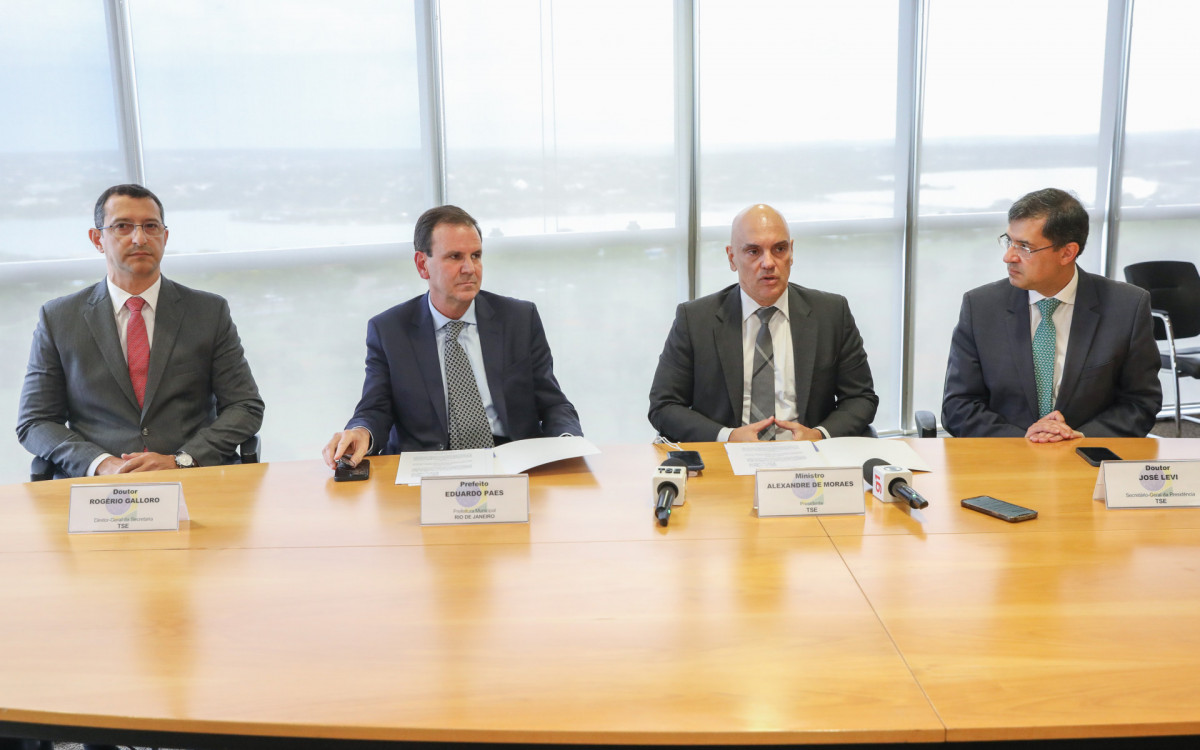 Acordo entre o prefeito Eduardo Paes e o ministro Alexandre de Moraes, presidente do Tribunal Superior Eleitoral (TSE), foi assinado em Brasília