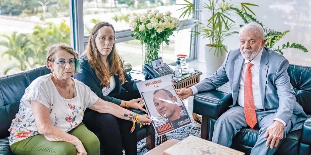 Lula recebe no Planalto familiares de brasileiro refém do Hamas