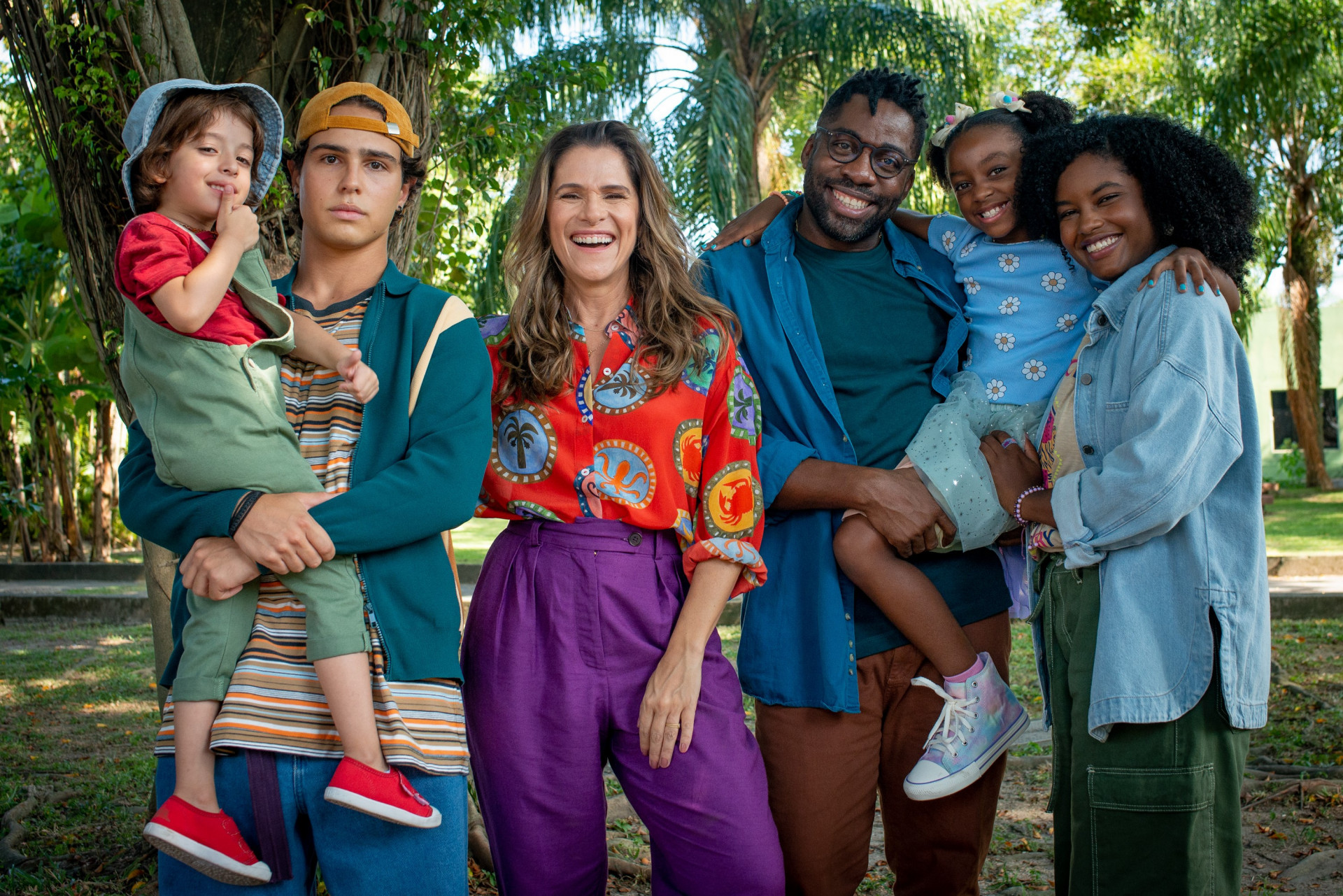 Com Ingrid Guimarães e Lázaro Ramos, 'O Primeiro Natal do Mundo' está disponível no Prime Video - Divulgação