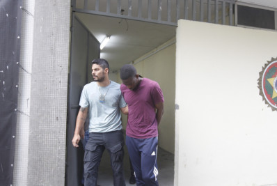 Menina morta pelo pai em Niterói será enterrada nesta quarta