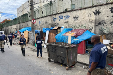 Doze construções irregulares são demolidas nas Zonas Norte e Oeste do Rio