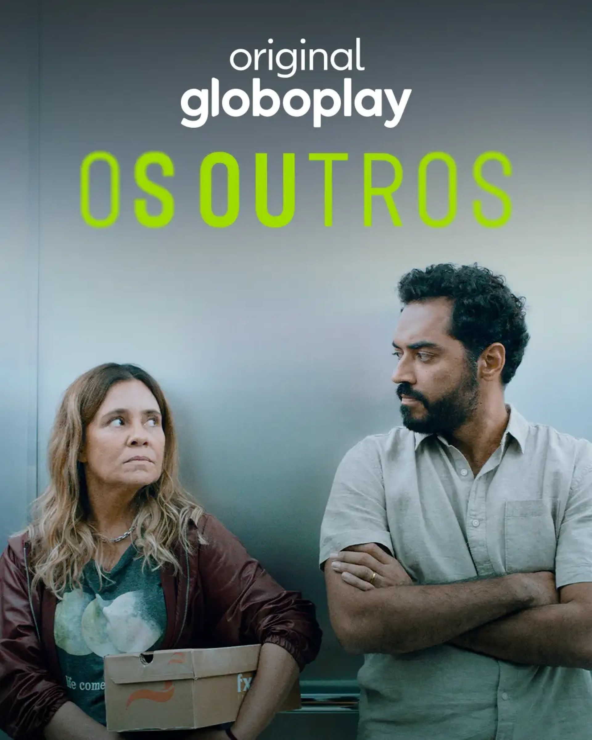 Adriana Esteves e Eduardo Sterblitch em poster da série 'Os Outros', do Globoplay - Divulgação
