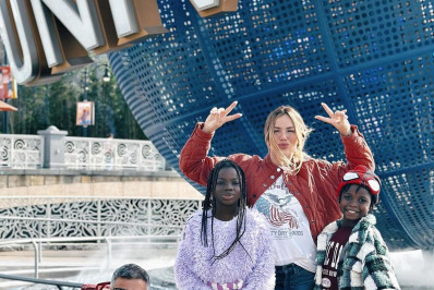 Giovanna Ewbank e Bruno Gagliasso compartilham fotos de viagem com os filhos ao EUA