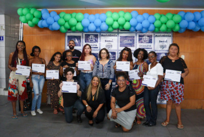 Alunos são certificados em oficinas de beleza oferecidas nos CRAS de Mesquita