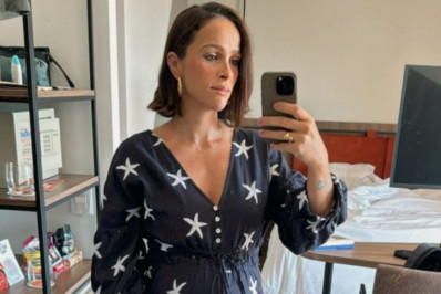 De repouso, Leticia Cazarré conta que não pôde acompanhar filha mais nova no hospital: 'Dia louco'