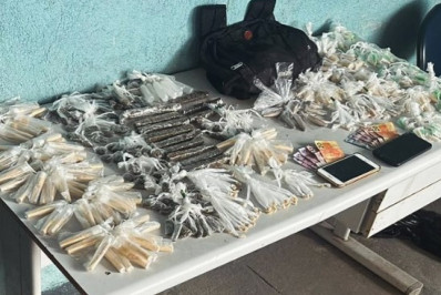 PM detém suspeitos de tráfico com 350 pinos de cocaína em Volta Redonda