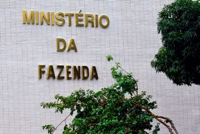 Arrecadação de fundos financiará correção da tabela do IR e apoiará meta fiscal, diz Fazenda