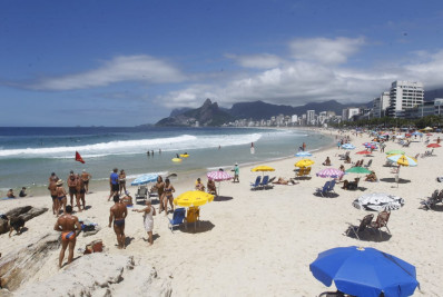 Previsão se concretiza e cariocas aproveitam dia ensolarado na cidade