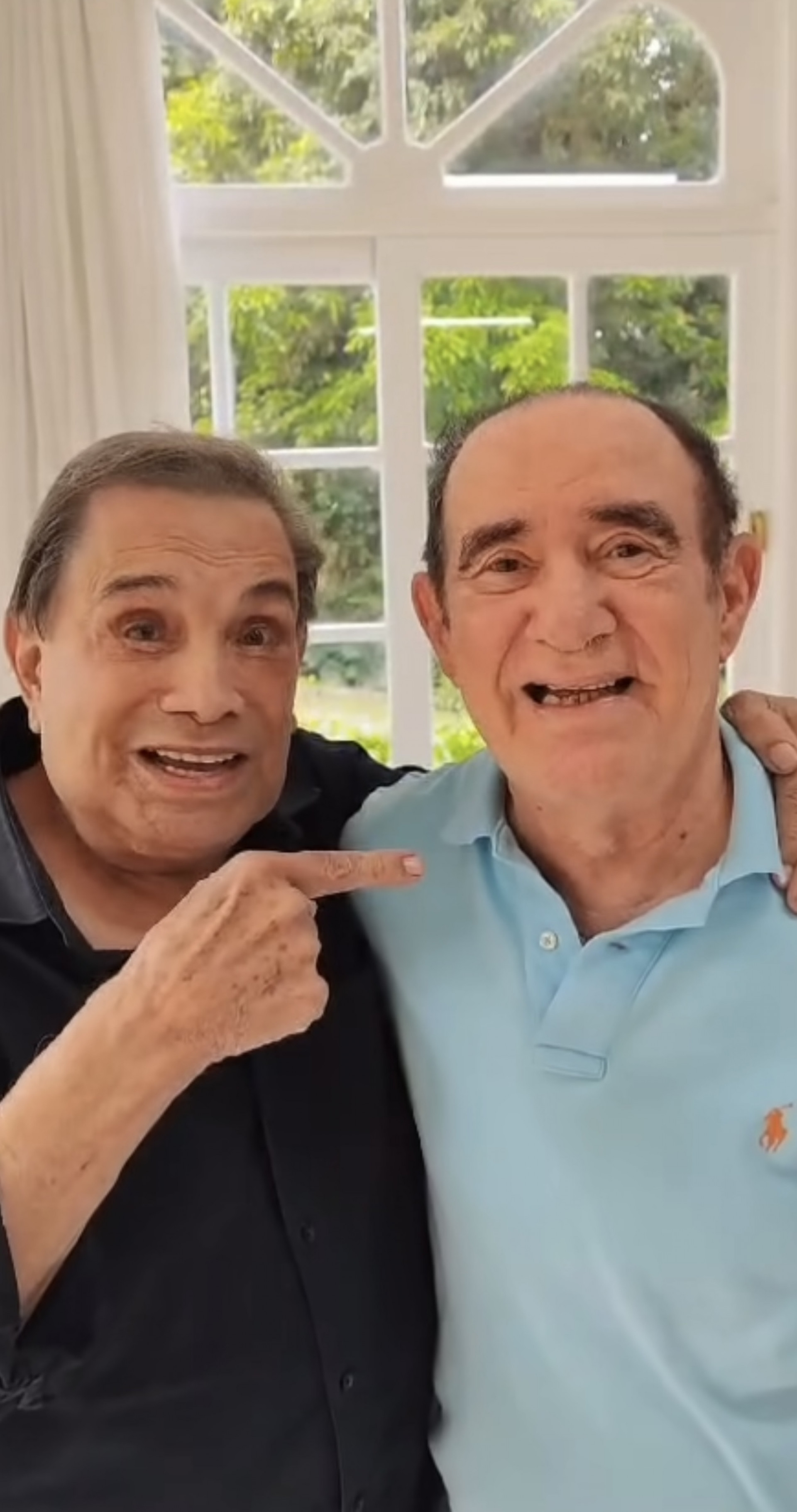 Dedé Santana e Renato Aragão se encontram - Reprodução