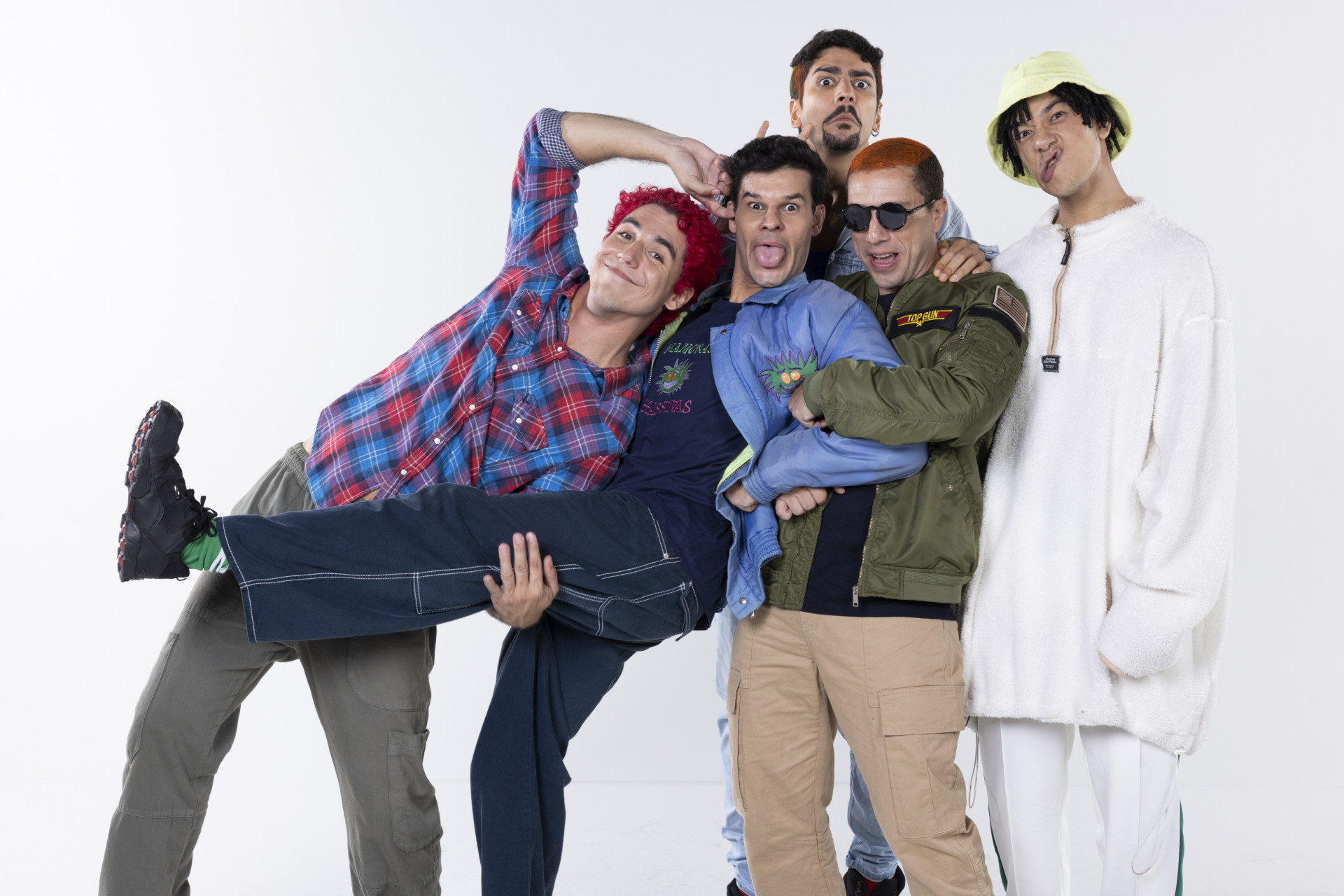 Dinho (Ruy Brissac), Bento (Beto Hinoto), Julio (Robson Lima), Sérgio (Rhener Freitas) e Samuel (Adriano Tunes) - Edu Moraes/Divulgação