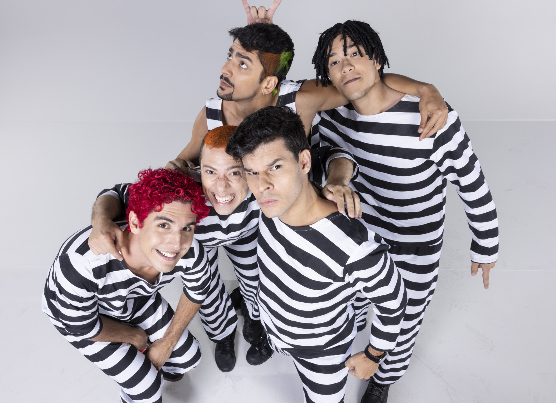 Dinho (Ruy Brissac), Bento (Beto Hinoto), Julio (Robson Lima), Sérgio (Rhener Freitas) e Samuel (Adriano Tunes) - Edu Moraes/Divulgação