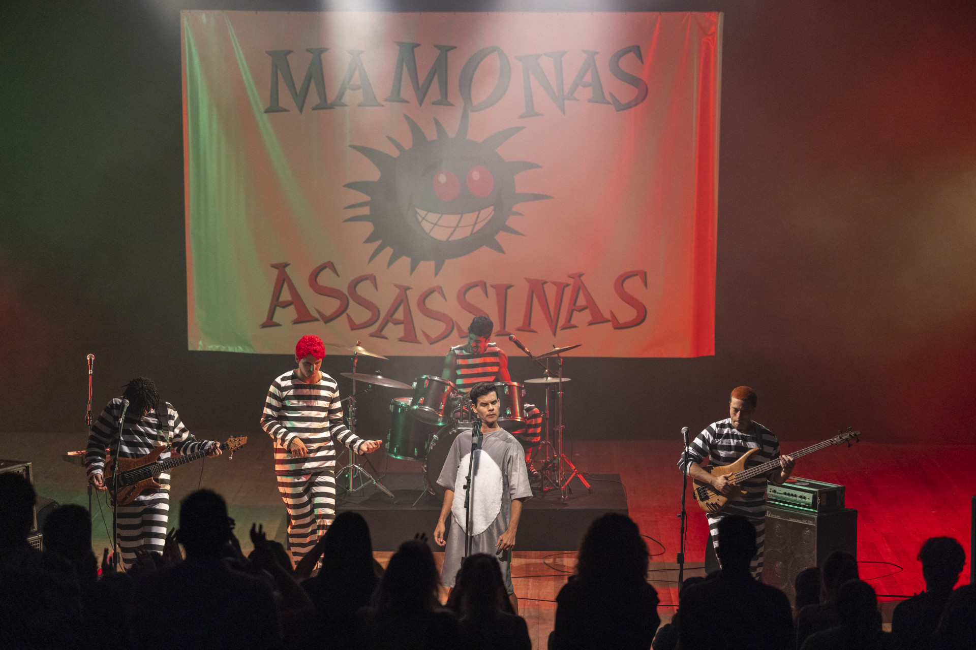 Atores de 'Mamonas Assassinas: O Filme' pediram para tocar de verdade nas cenas de shows - Edu Moraes/Divulgação