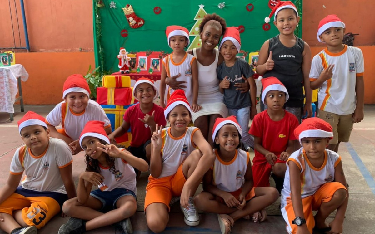 Além da formatura de alunos o momento de confraternização reuniu diversos alunos