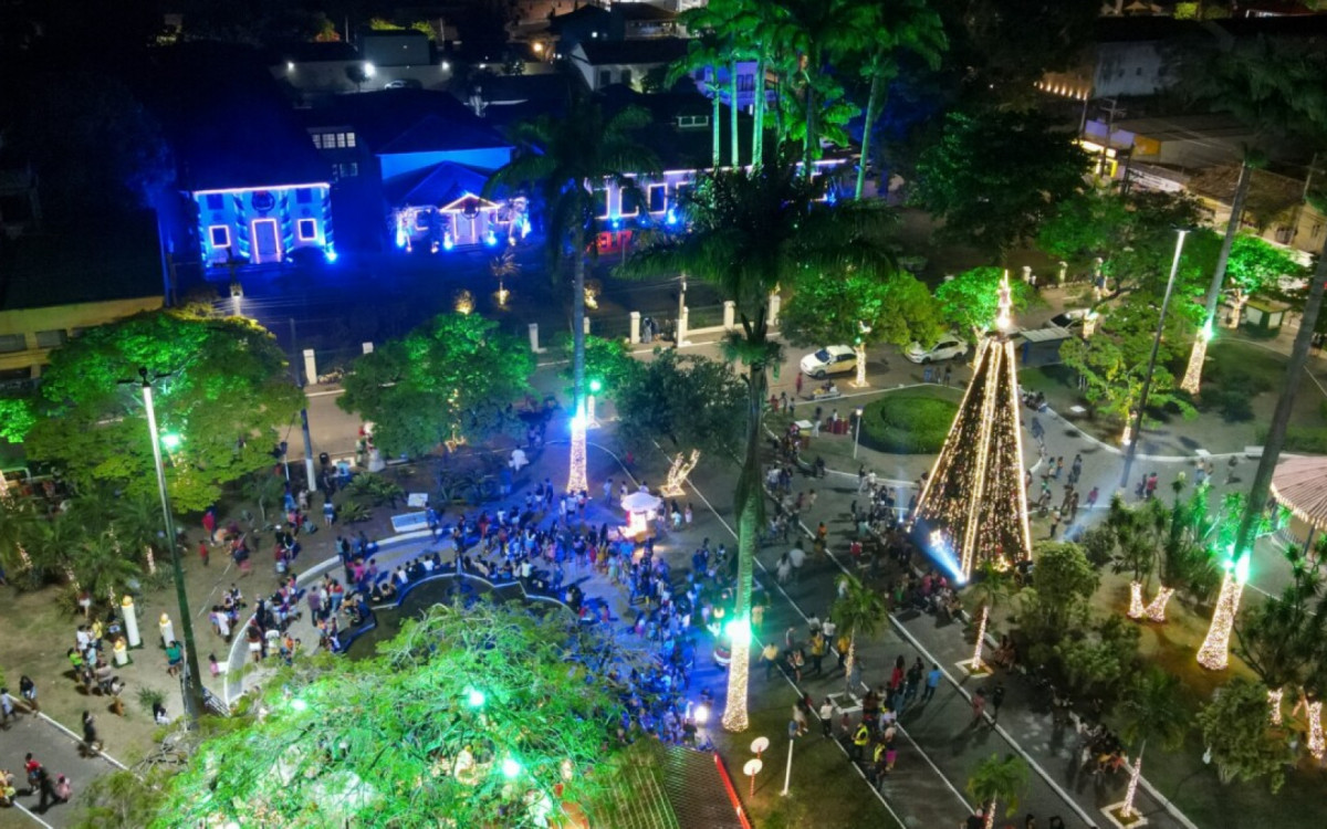 Quissamã inicia Natal Luz com grande festa na Praça Central