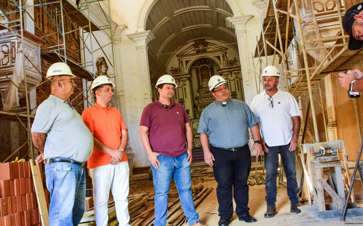 Prefeito visitou a obra e anunciou nova etapa