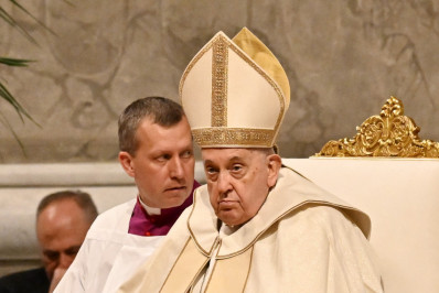 Papa Francisco pede tratado internacional para regular Inteligência Artificial