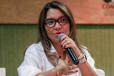 Janja defende Lula e diz que declaração do presidente se referiu ao governo, não ao povo judeu