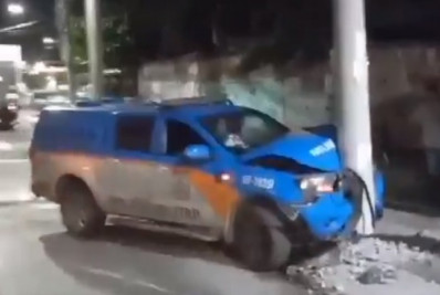 Perseguição provoca acidente entre viatura da PM e carro de criminosos