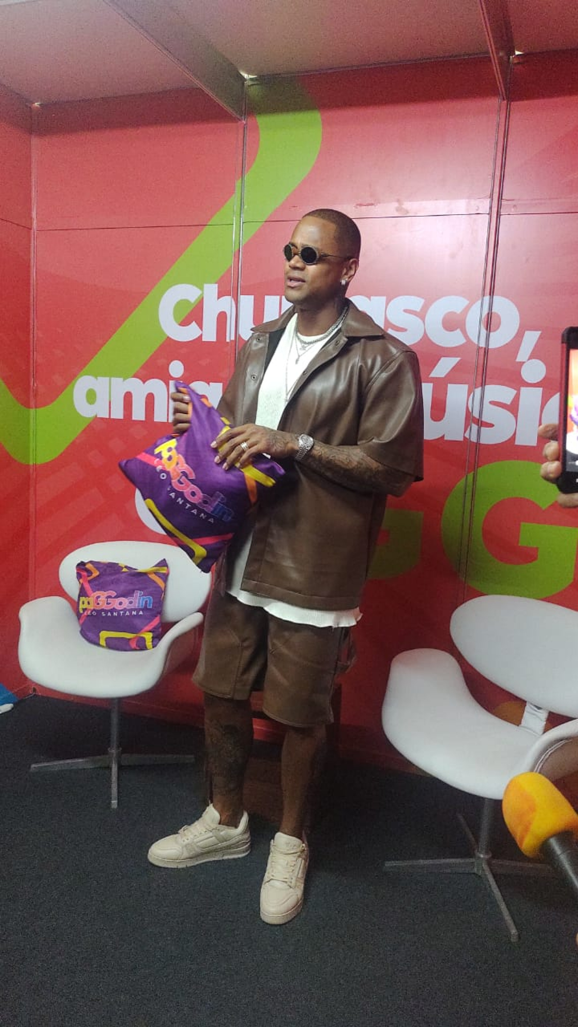 Léo Santana grava projeto de pagode no Rio - Marcela Ribeiro/ Agência O Dia