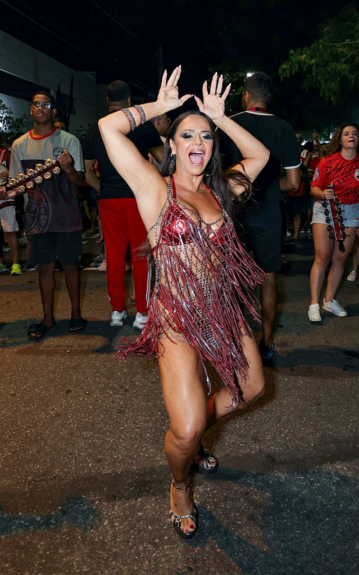 Viviane Araújo participa de ensaio do Salgueiro