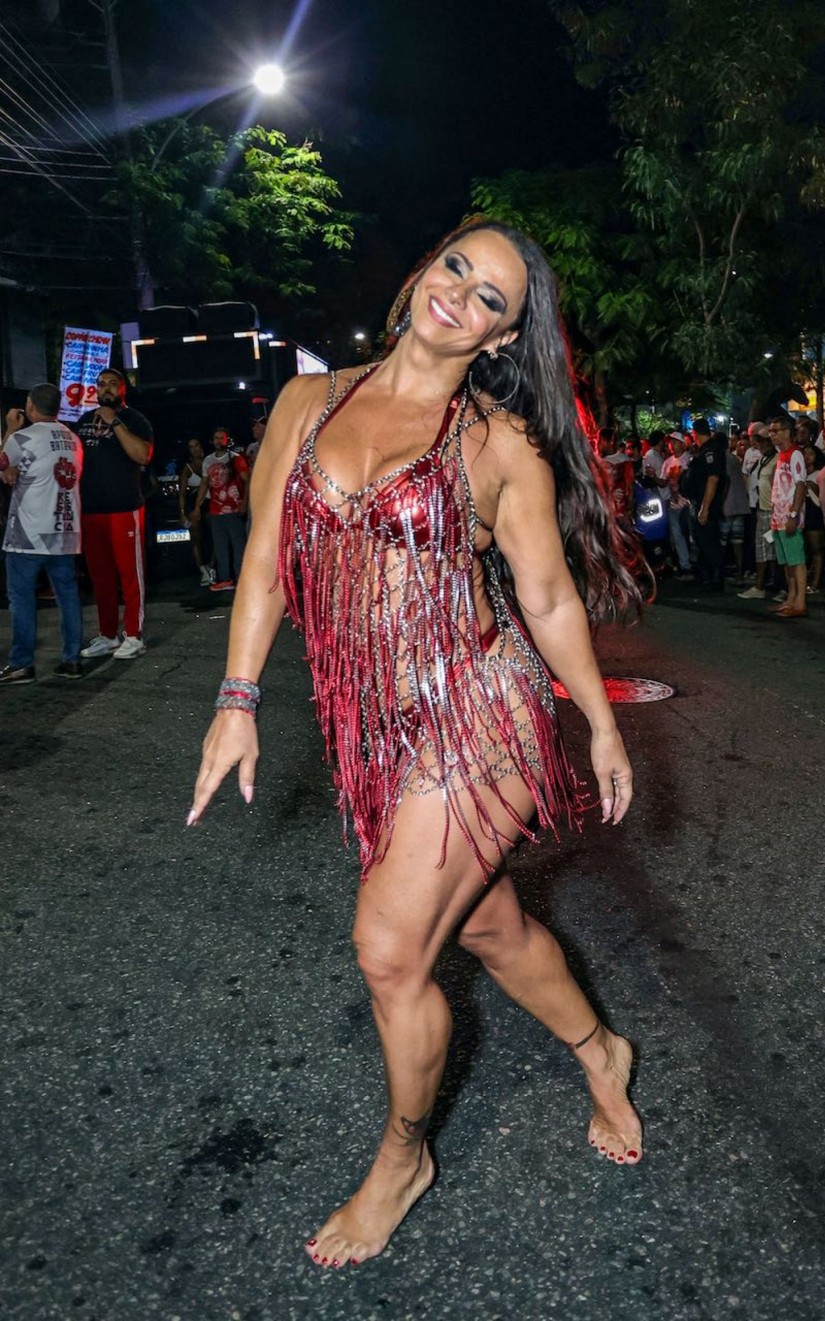 Viviane Araújo participa de ensaio do Salgueiro