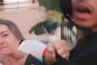 Vídeo: motoboy é agredido enquanto realizava entrega na Barra da Tijuca