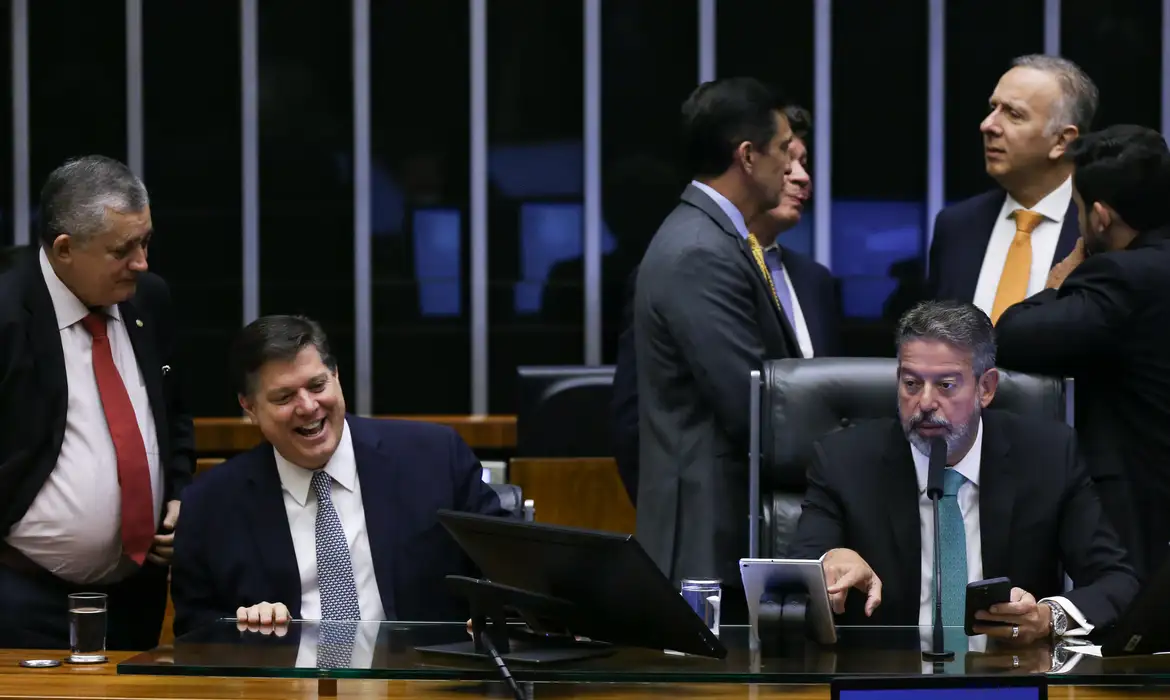 Câmara aprova texto-base da Reforma Tributária no segundo turno