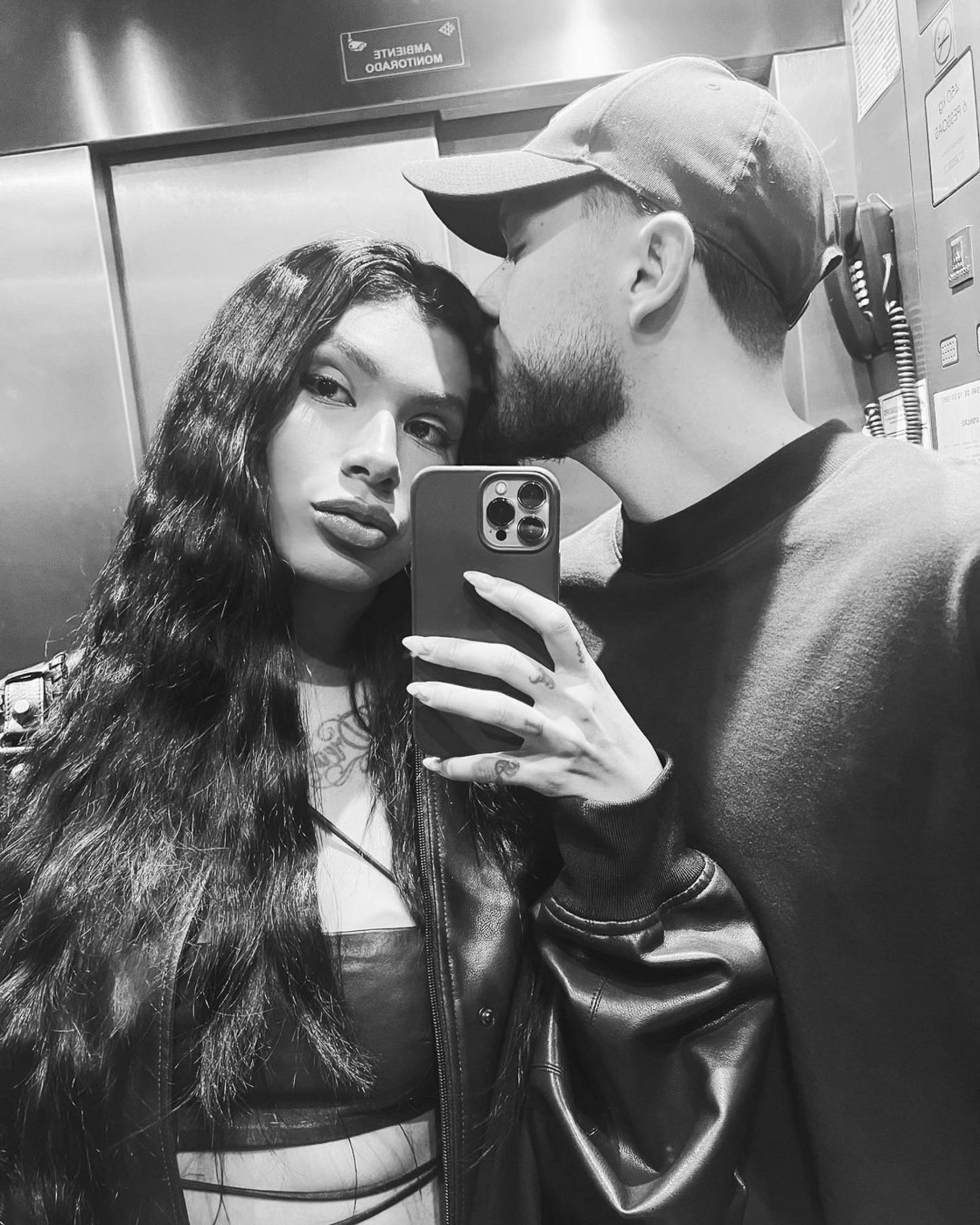 Pocah posta foto com noivo e fãs se assustam - Reprodução