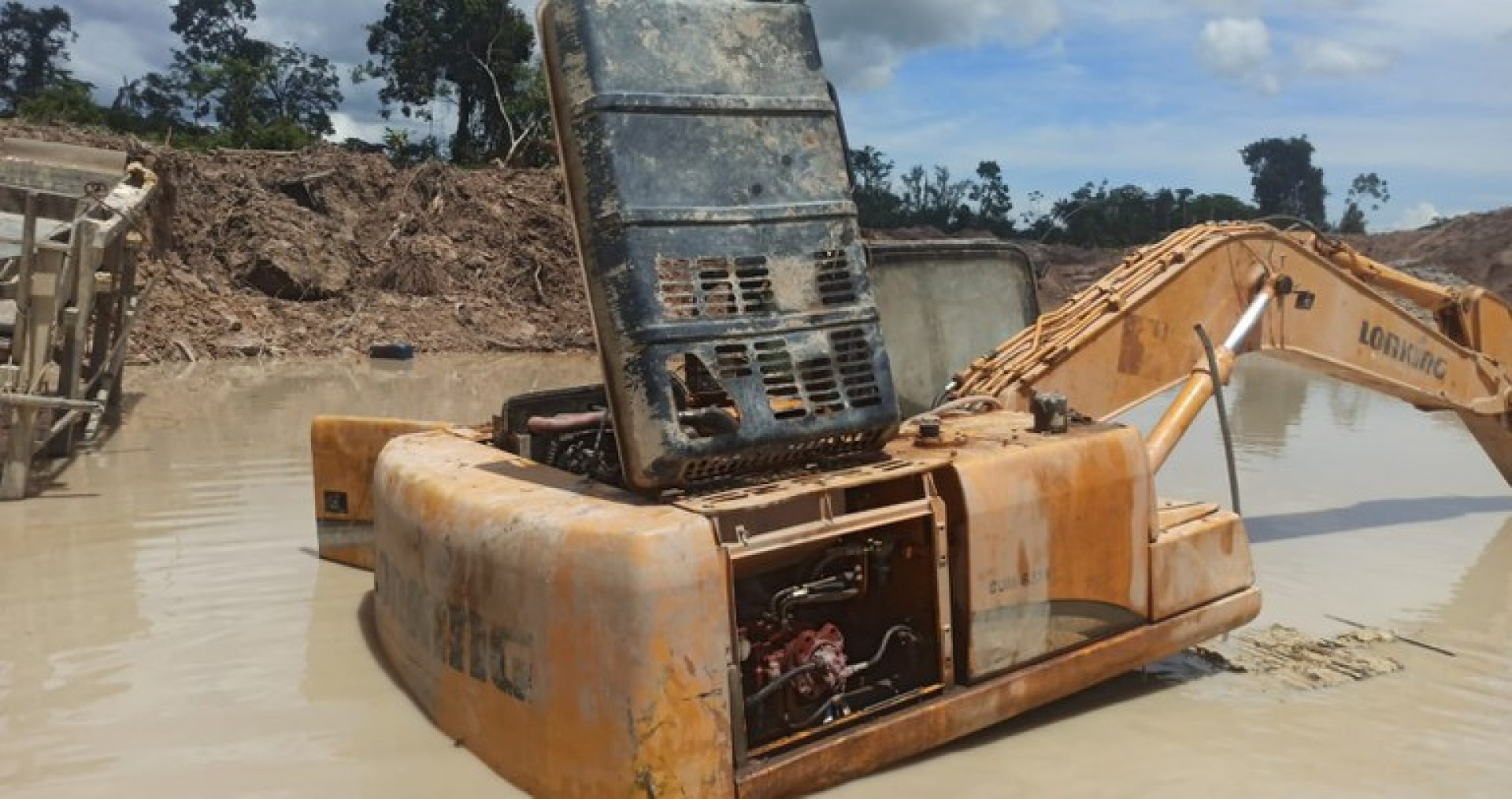 Equipamento encontrado pela PF e Exército na Terra Indígena Sararé - Divulgação/Polícia Federal