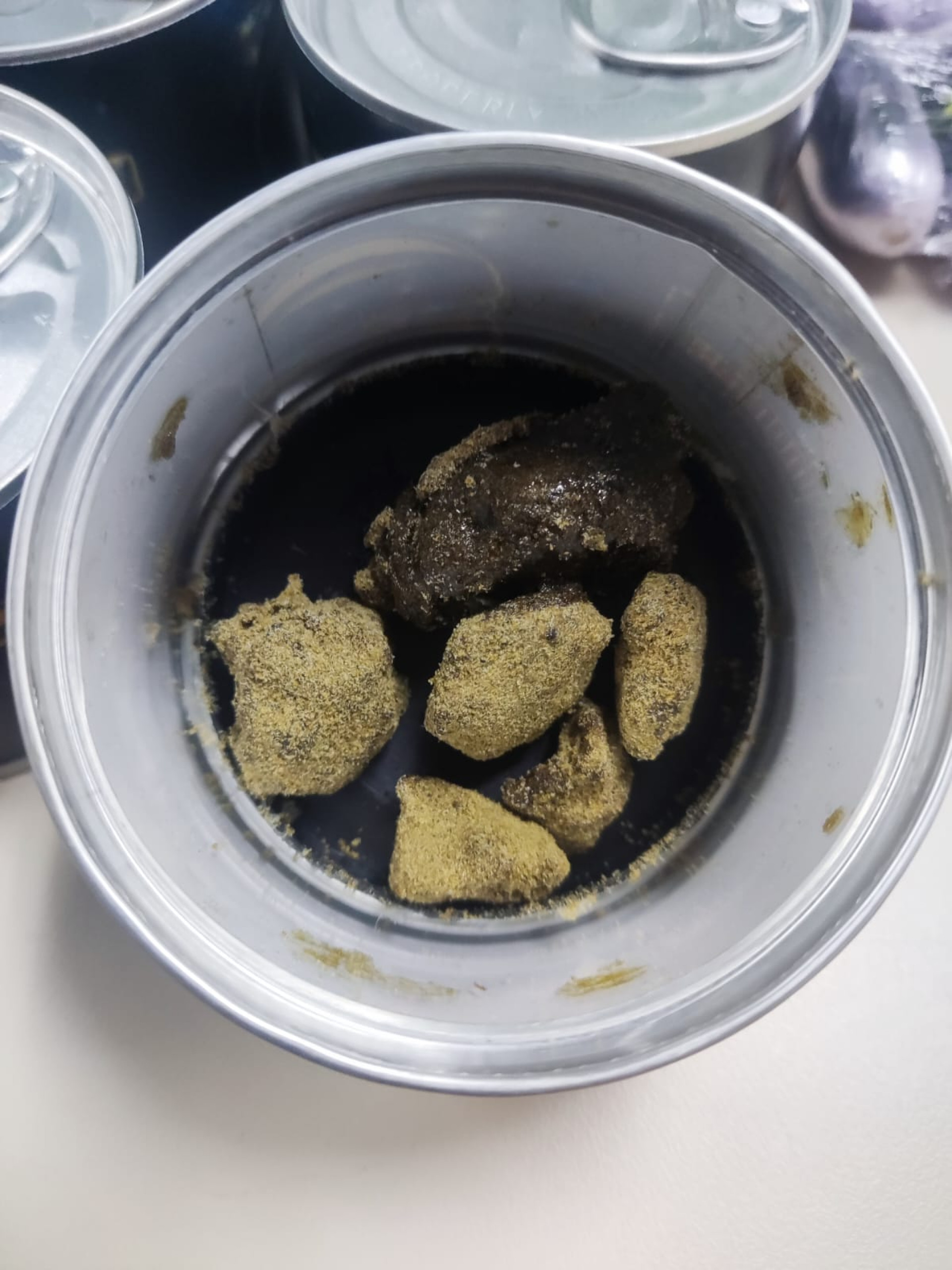 Homem ,de 35 anos, transportava 20 latas com maconha