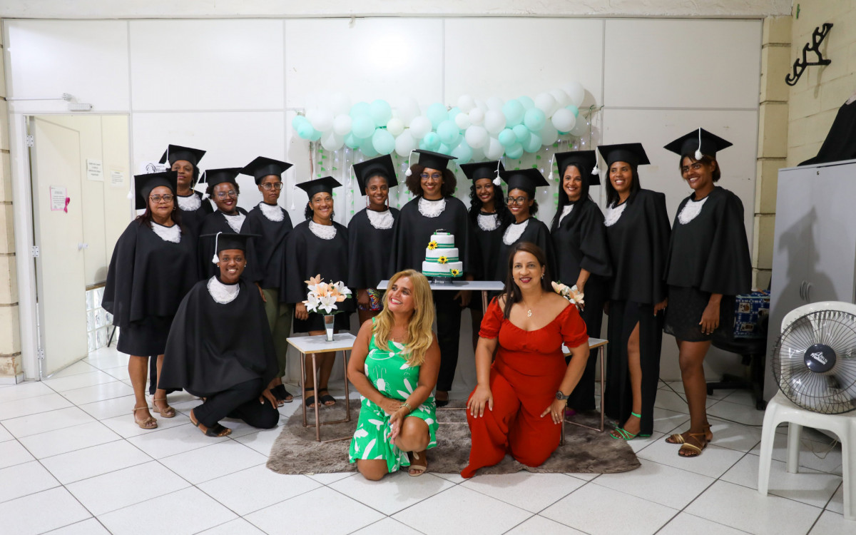 Alunas formadas em cursos profissionalizantes em Mesquita