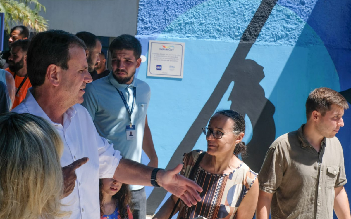 Construção tem cerca de 150 metros quadrados e mural estilizado