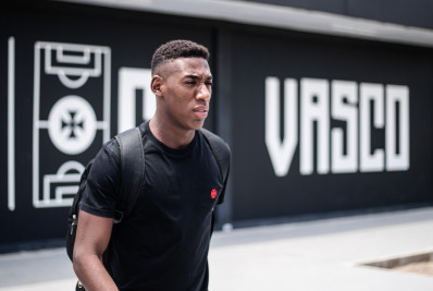 Vasco quita dívida com São Paulo por compra de Léo