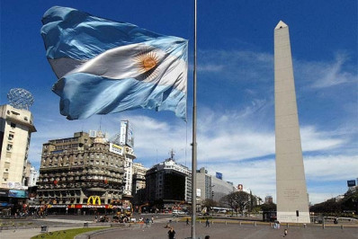 Argentina: inflação e congelamento de salários mobilizam sindicatos e oposição a novo governo